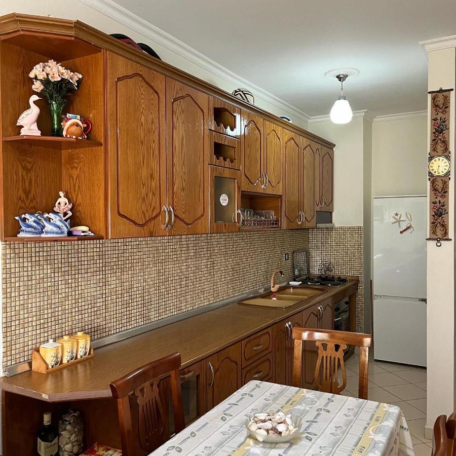 Sea View Apartment Vlore Bagian luar foto