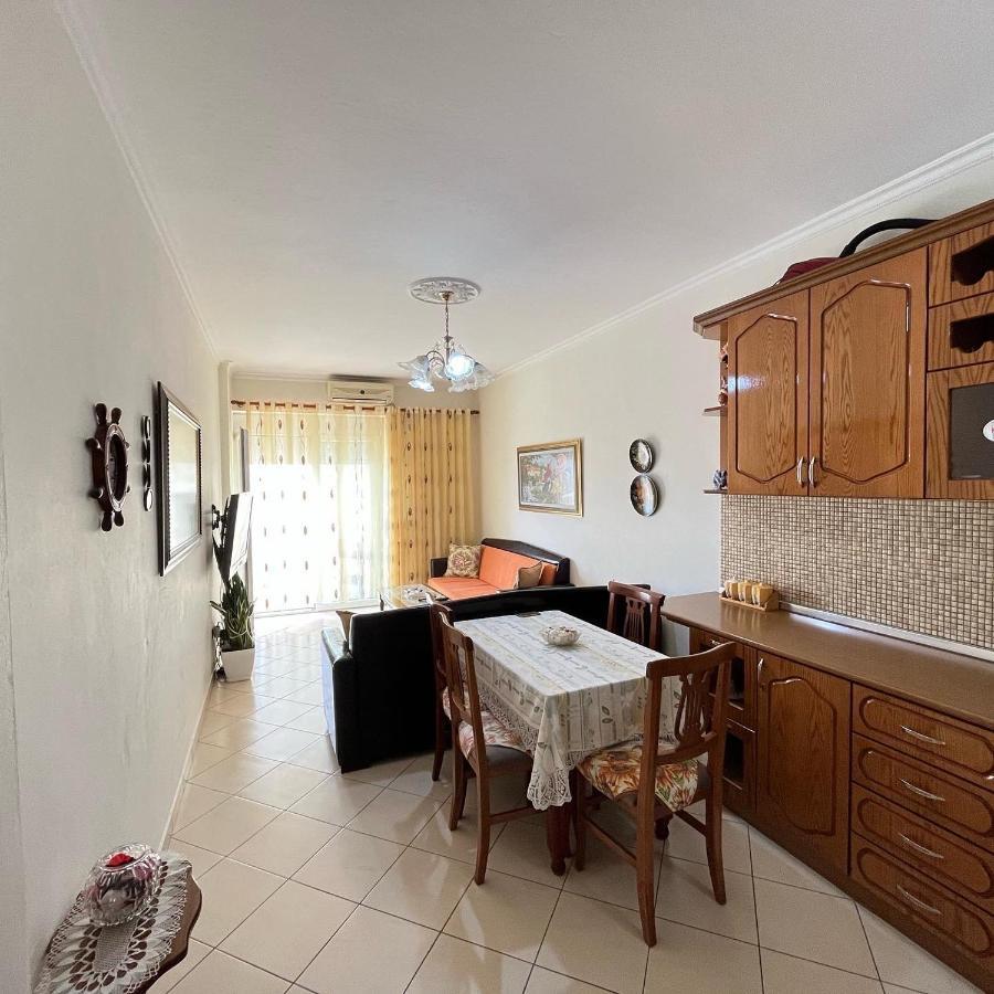 Sea View Apartment Vlore Bagian luar foto